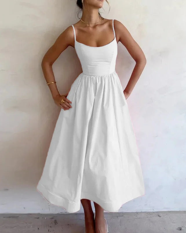 Karla - Plain dress with V-neck and pleated waist