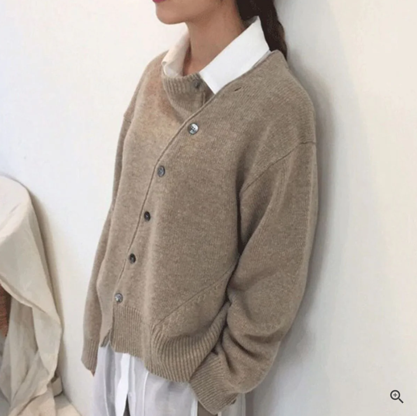 Fia - Cozy cashmere cardigan with playful buttons
