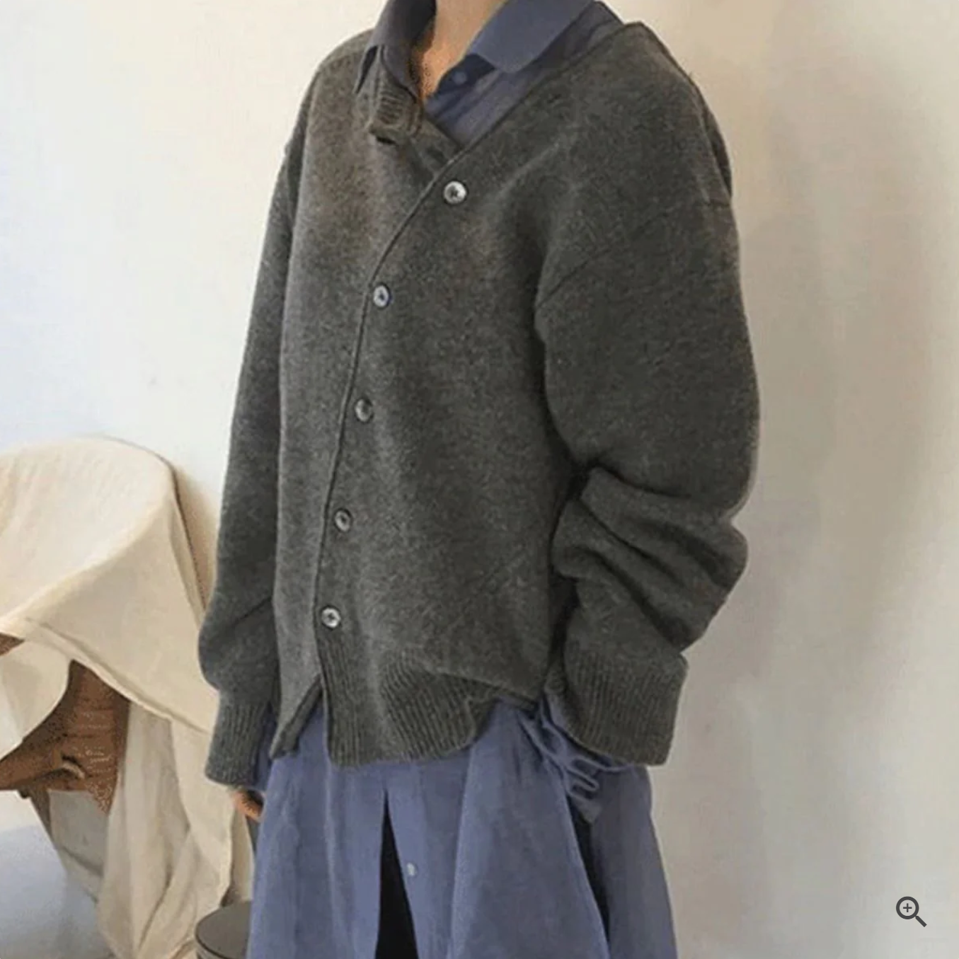 Fia - Cozy cashmere cardigan with playful buttons