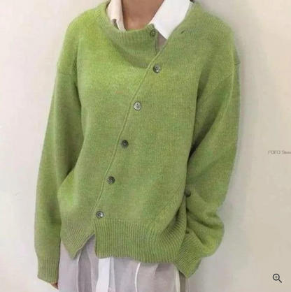Fia - Cozy cashmere cardigan with playful buttons