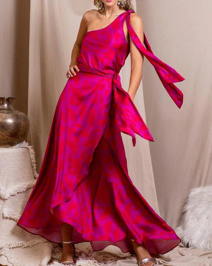 One-shoulder dress with tie print