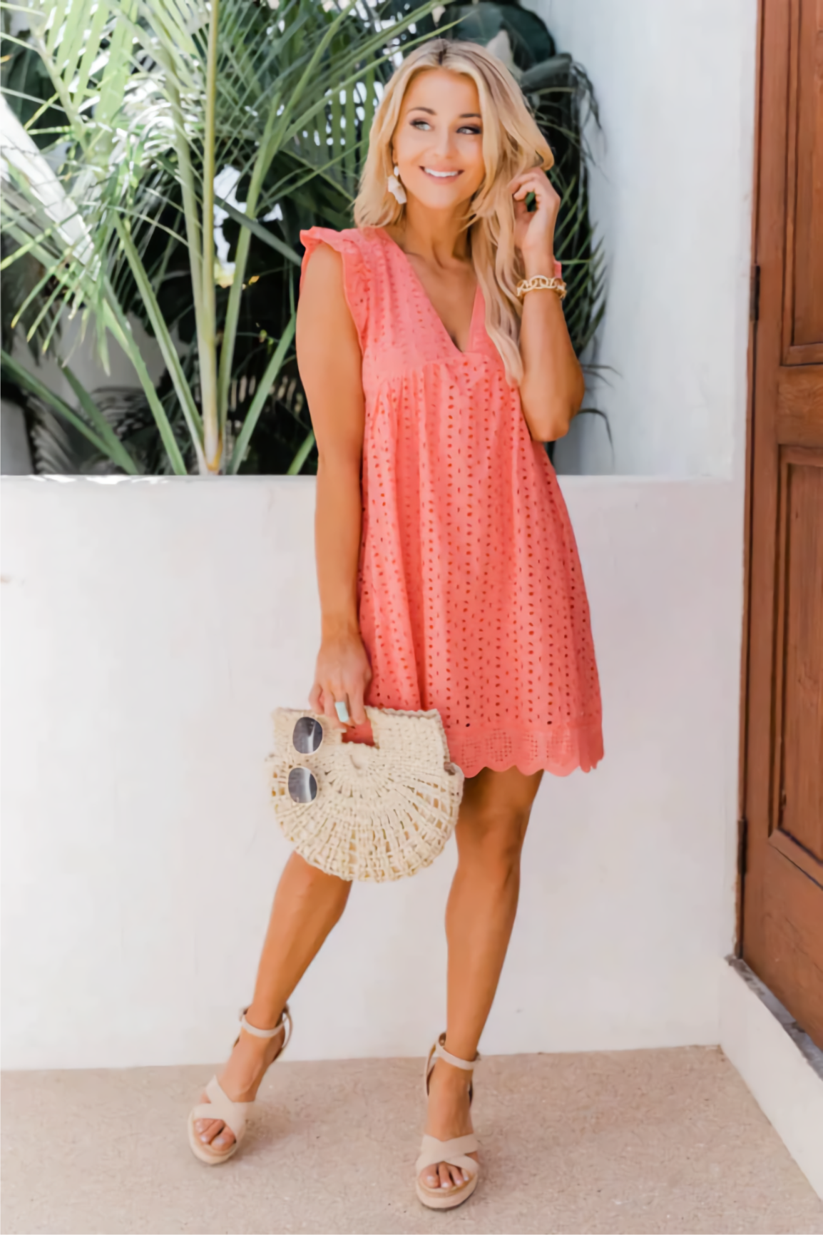 Dress with invisible pockets