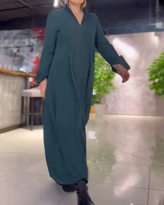 Chloe - Robe longue ample avec revers fendu sur le côté