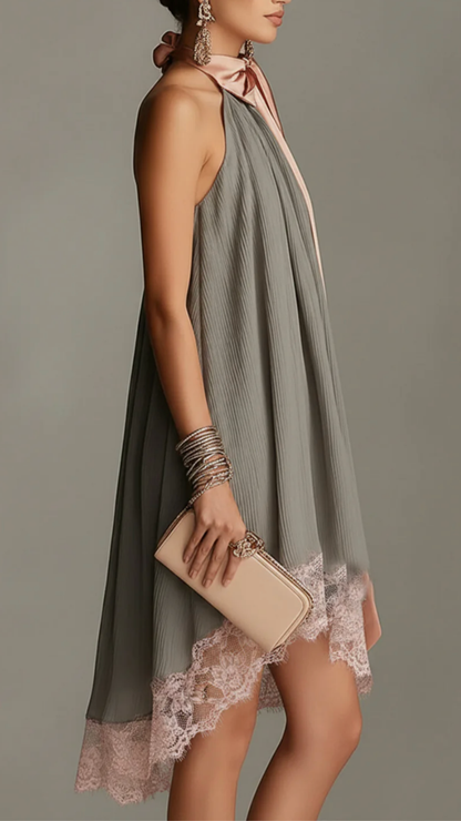 Maeva | Robe Mini Élégante avec Col Halter & Coupe Flatteuse
