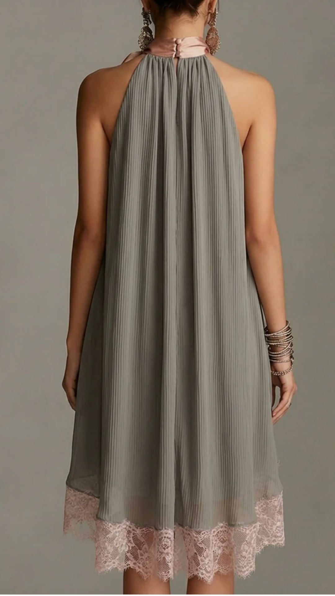 Maeva | Robe Mini Élégante avec Col Halter & Coupe Flatteuse