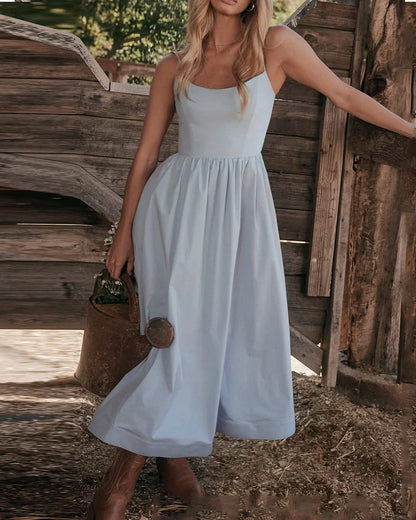 Karla - Plain dress with V-neck and pleated waist