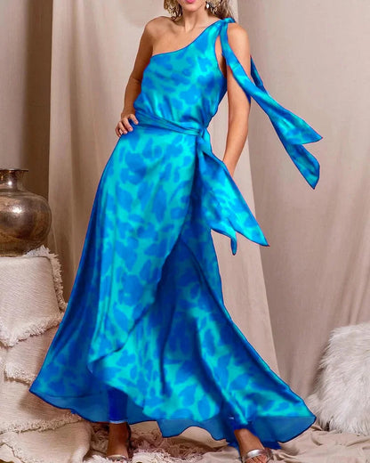 One-shoulder dress with tie print