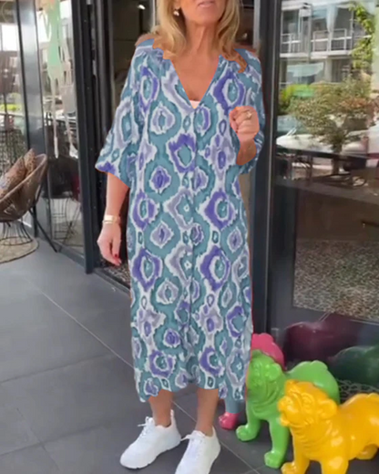 Dress with trendy print and half sleeves