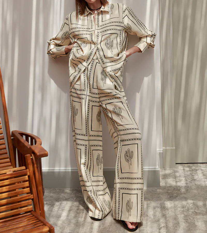 2-piece set with abstract geometric line print